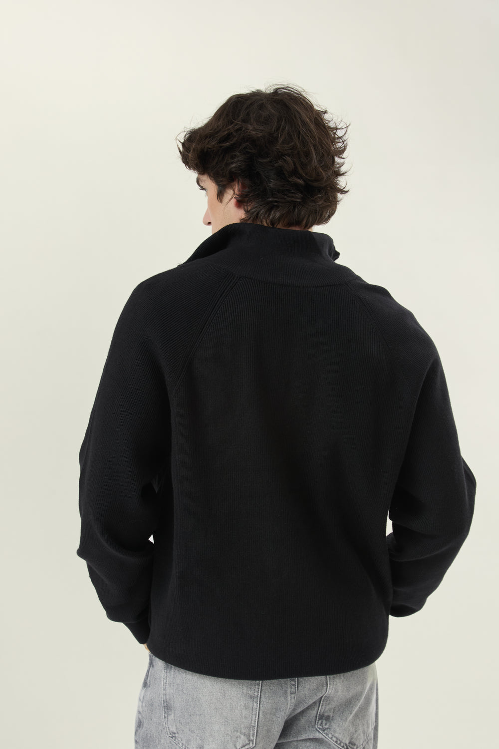 PRETO-JQ3717