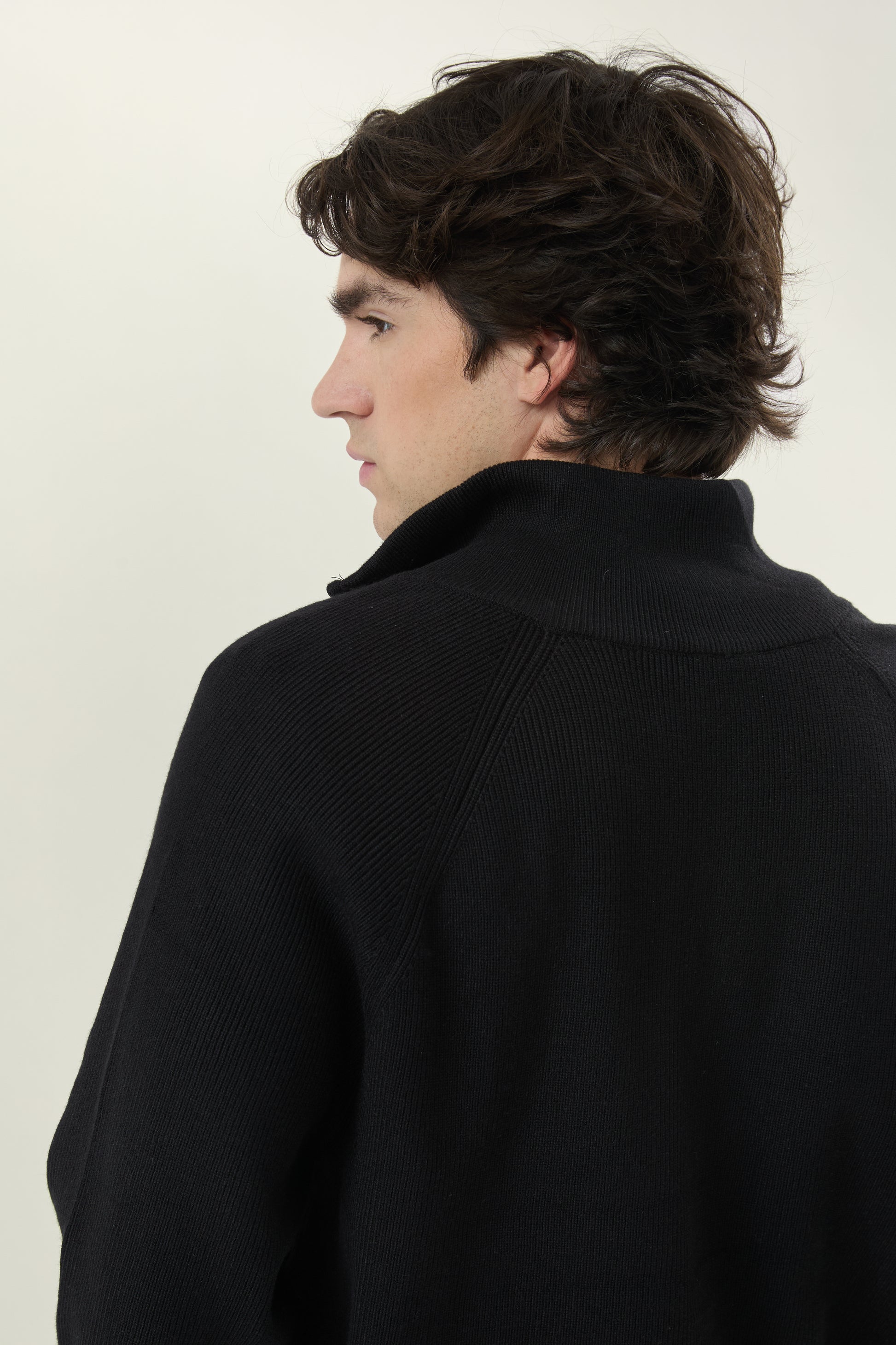 PRETO-JQ3717