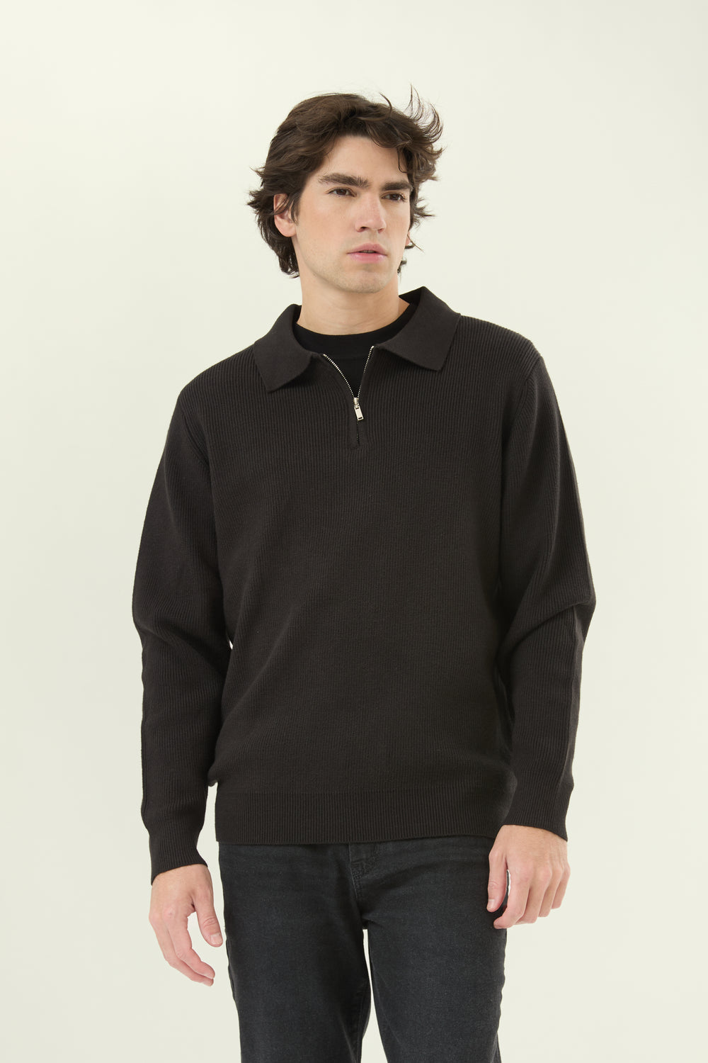 PRETO-SUE3712