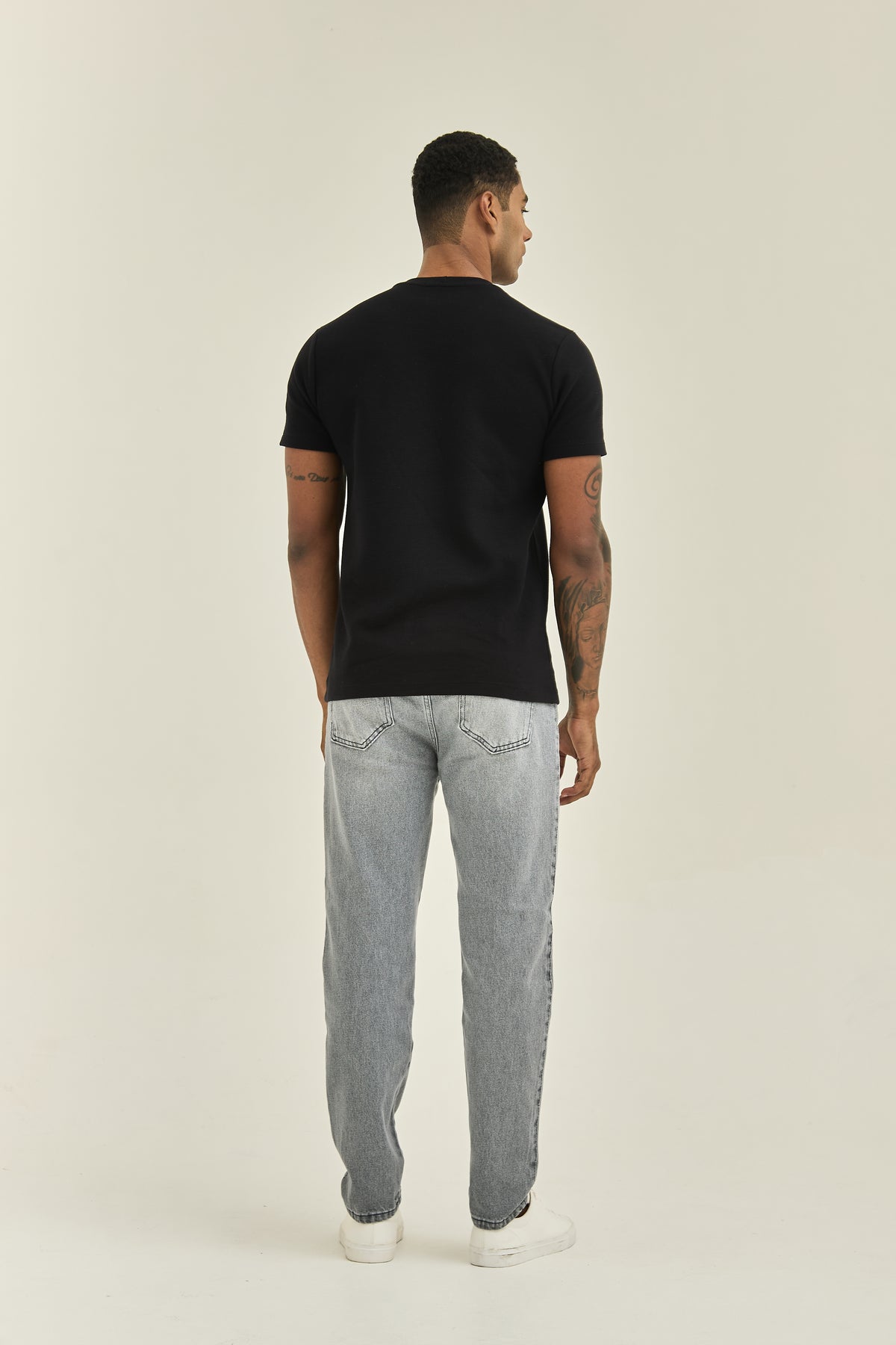 PRETO-CA4684