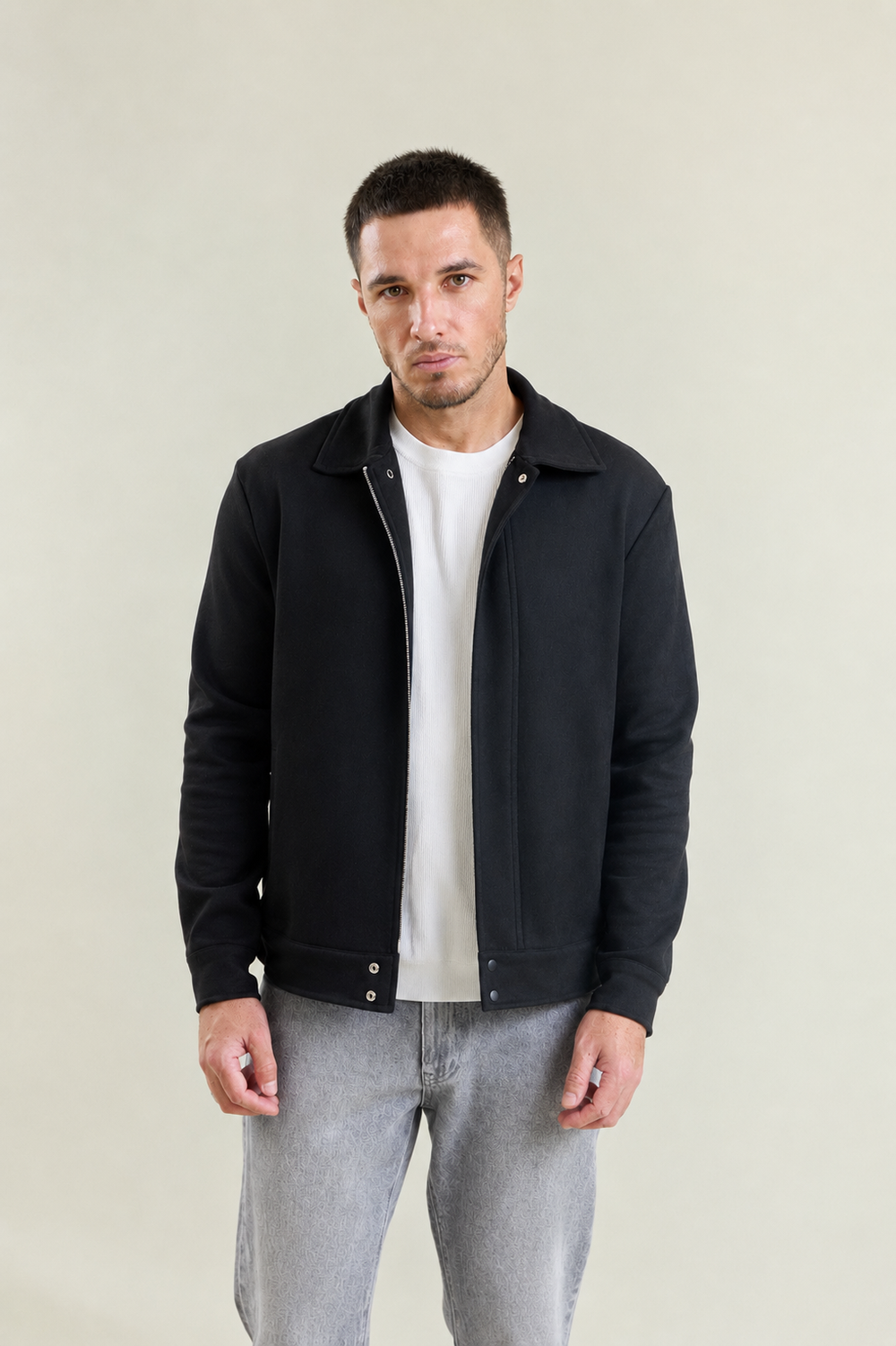 PRETO-JQ4676