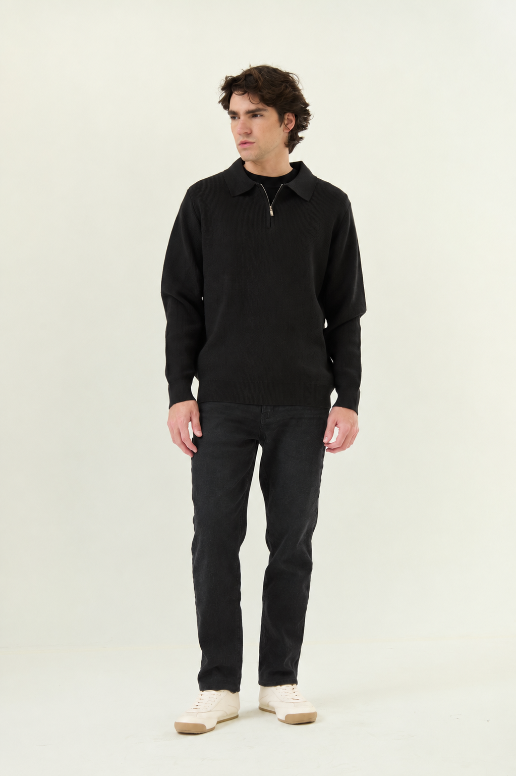 PRETO-SUE3712